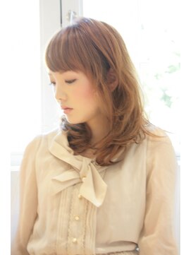 ヘア サルーン マイア 町田駅店(hair saloon maia) さらっとした艶感と女性らしさ☆大人セミディフェザーカール