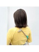無造作でもかわいい！ホワイトベージュの極細ハイライト