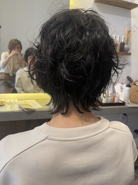 キコ(kico) 黒髪ウルフショート