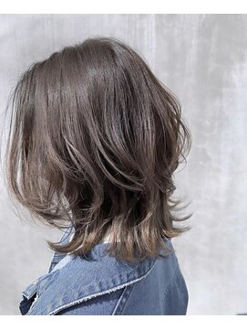 モアナ バイ ヘッドライト うるま店(Moana by HEADLIGHT) Moana【うるま】#ミディアムレイヤー#レイヤーカット#ベージュ