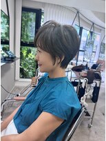 くびれショート白髪ぼかし