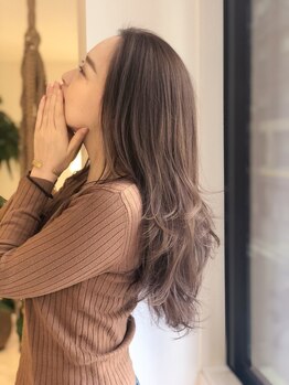 ルーム(room)の写真/[完全個室のサロン]女性目線での提案が嬉しい♪全員スタイリスト兼スパニスト！心からのくつろぎ時間を◎