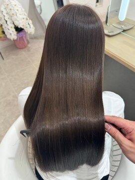 ビビバイベル(BiVi by BHEL) 桑名ロングレイヤーカットハッシュカット透明感カラー重めロング