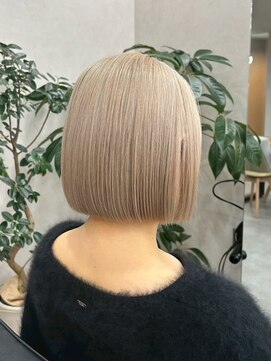 クム 横浜(qumu) 【qumu 横浜】ぱっつんボブ×ミルクティーベージュ