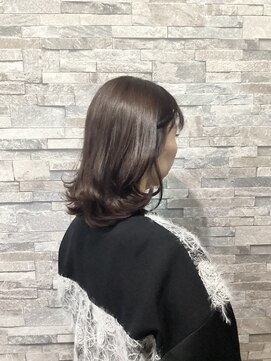 ヴィソップ(V.S.O.P) さくら色の髪質改善白髪染めで、ツヤツヤミディアム