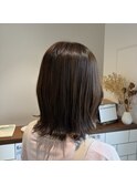 くすみベージュ×ミディアムヘア