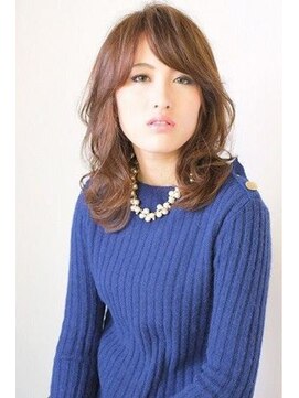 ボニークチュール(BONNY COUTURE) 外人風☆ラフなミディアムレイヤー