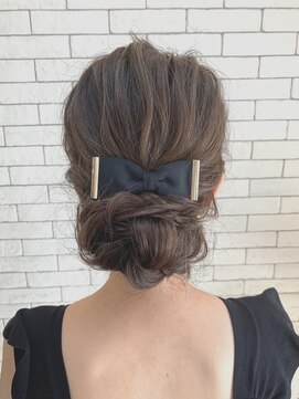 ヴァイブス(vibes) まとめ髪