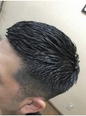 闘う男のベリーショート