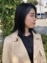 ヘアーサロン ビー(hair salon b.)&nbsp;フェイスフレーミング　インナーカラー　ネイビー　鎖骨ミディ