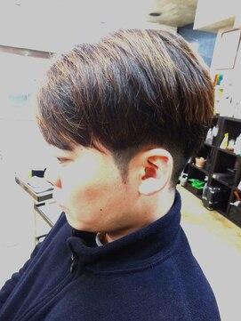 ヴァンテアン 巣鴨店 メンズマッシュルームスタイルツーブロック刈り上げ短髪　西巣鴨