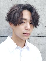 フィフス 原宿(fifth)&nbsp;波巻きスパイラルパーマツーブロックセンターパート