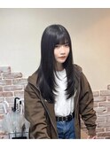レイヤーカットが可愛いロングスタイル
