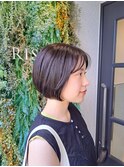 ナチュラルブラウン×丸みショートボブ