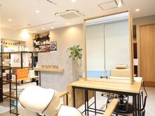 オカリナ(ocarina)の雰囲気（店内。全3席。パーソナルな空間を維持し、ゆっくりと過ごせます）