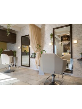 【東二見駅から徒歩1分】親子で一緒に過ごせるプライベートサロン＊キッズカット無料でお財布に優しい◎