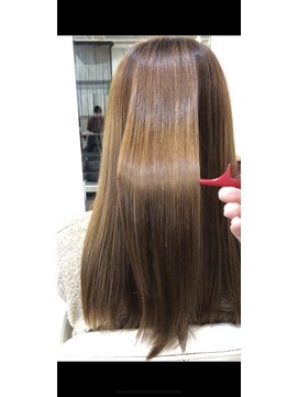 ティティーサッポロ(tity sapporo) ケラフェクトストレートでツヤツヤ