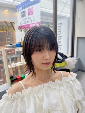 エモー(MoH) 切りっぱなしタイトボブ