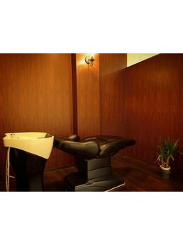 オーナーが施術する完全マンツーマンの極上ヘッドスパで贅沢な時間を。頭皮診断でお悩みに合わせたケアが◎