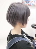赤みを抑えた柔らかグレージュ丸みショート
