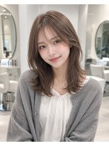 ジルバイジゼル(JILL by GiseL)&nbsp;ロング レイヤーカット 顔周り ベージュ 前髪 10代20代