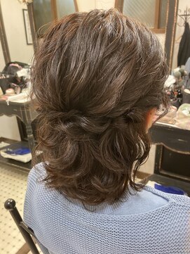 ブラウ ネイル パーティー(Blau Nail Party) ふわっとミディアムハーフアップ