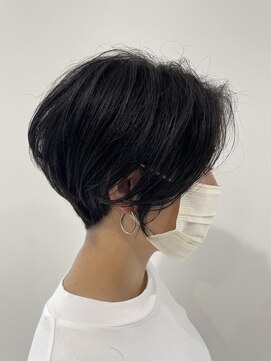 リラ(Lila) 20代30代40代/小顔大人かわいいショートスタイル