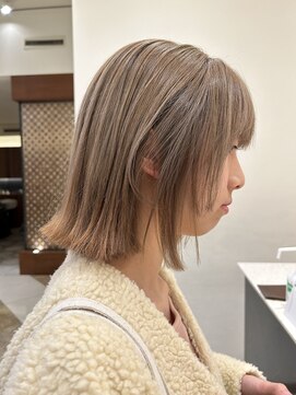 ビュートリアム 福岡(BEAUTRIUM) 大人のハイトーンボブ