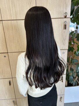 アドラーブル 万代店 (adorable) ダークアッシュ美髪ミストバング艶感エアリーカールうるツヤ