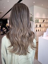 ロング　レイヤーカット　ハイライト　ココアベージュ