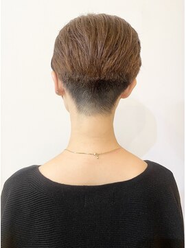 モリオ フロム ロンドン 成増店 【morio成増/一戸】刈り上げ女子前下がりショート