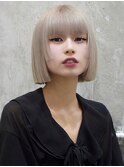 顔まわり姫カットホワイトミルクティー切りっぱなしショートボブ