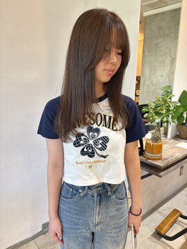 イル(ill) レイヤーカット アッシュ ロング 大須