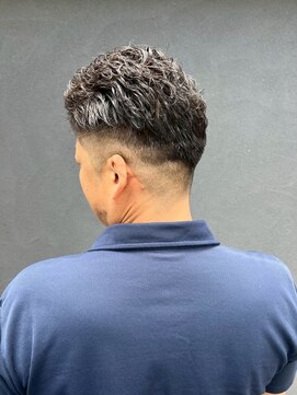 ミナト(minato) パーマを活かしたメンテナンスカット【大人世代/メンズ】