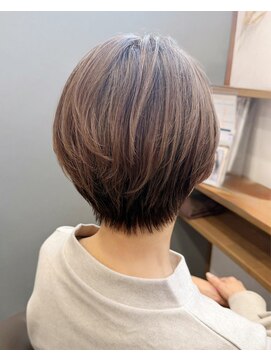 ロッカヘアエジェ(ROCCA hair eje.) ナチュラルブラウンの丸みショート