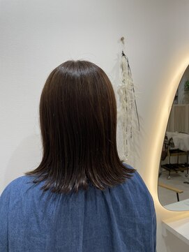ノアグリーン(noa green) 肩越し切りっぱなしボブ