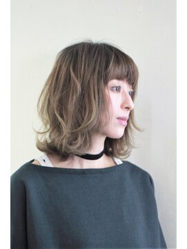 ギフト(gift) グラデカラーの大人ミディ