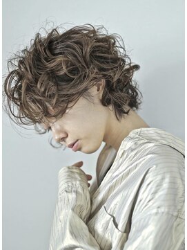 ニコル(Nicoru*) 横顔美人ショート×アースカラー