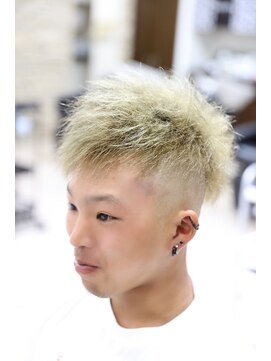 ヴォーロ レジェンダ ツーブロックモヒカンショートヘア