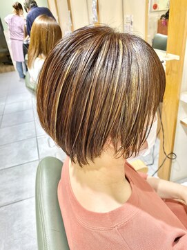 ネオリーブカフ 鶴ヶ峰店(Neolive caff) ハイライト　プリンぼかし　白髪ぼかし　脱赤み　立体感