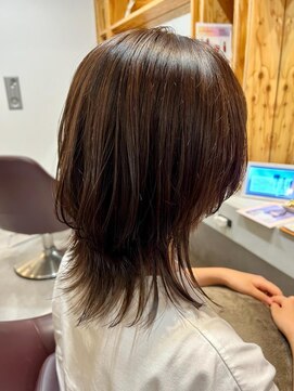 アドラーブル 駅南店(adorable) 【インナーカラー】【ウルフカット】【10代、20代、30代】