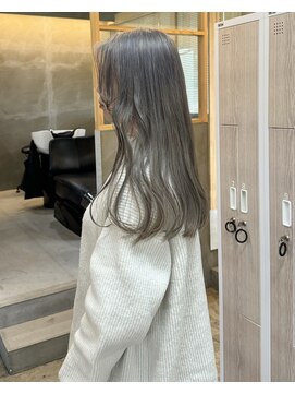 フリーラ 京都河原町三条店(freera) 透明感たっぷりgray