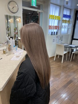 ディーボーイ 下通本店(D-BOY) グレーベージュ