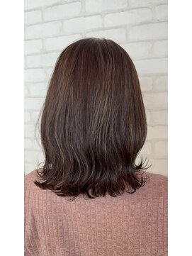 ビス ヘア アンド ビューティー 西新井店(Vis Hair＆Beauty) 20代30代ハイライトミディアム外はねボブグレージュ