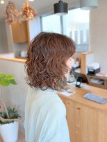 エホン(ehon)&nbsp;くしゅっとした夏にあえてのボブパーマはいかが？