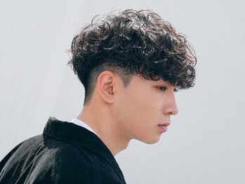 フィフス 渋谷(fifth)の写真/《ウエイト高めのショートヘアが◎》ショートヘアと相性の良い無造作な質感のスペインカールが人気＊[渋谷]