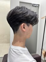 カルム(kalm)&nbsp;毛流れセンターパートニュアンスパーマカルマヘアメンズパーマ