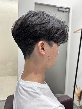 カルム(kalm) 毛流れセンターパートニュアンスパーマカルマヘアメンズパーマ