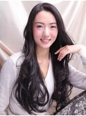 肌写りがいい黒髪で、やわらかなスウィートウェーブ