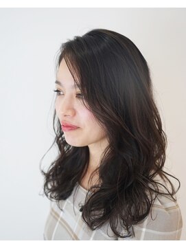 e.m.a プレミアムビューティーサロン 栄駅店(e.m.a PREMIUM BEAUTY SALON) カジュアルロングウェーブ